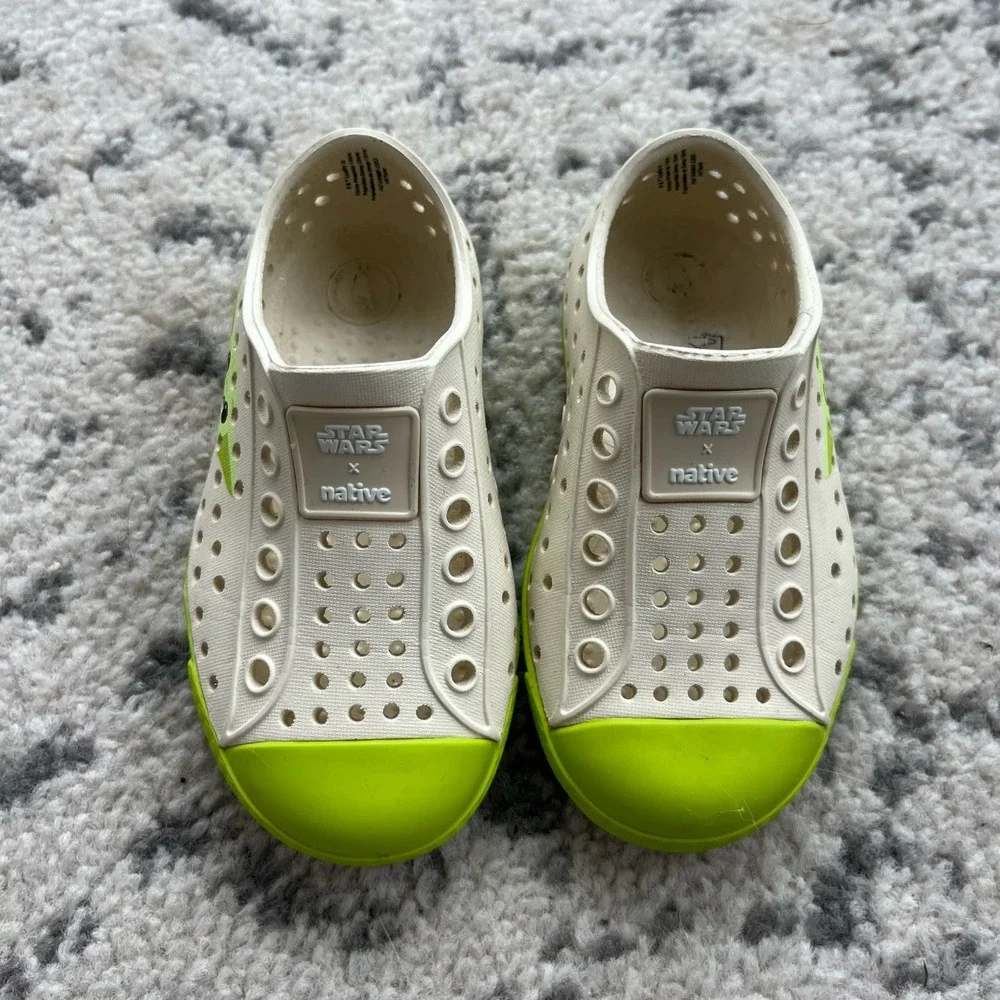 DISNEY NATIVE Star Wars The Mandalorian Kids Grogu Baby Yoda Shoes Size 6C